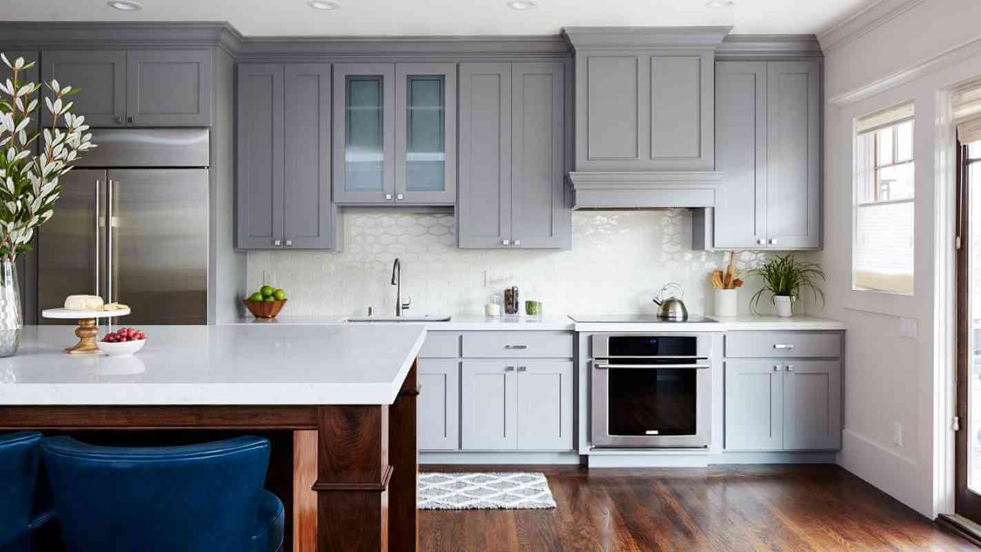 How to Paint your Kitchen Cabinets the Right Way